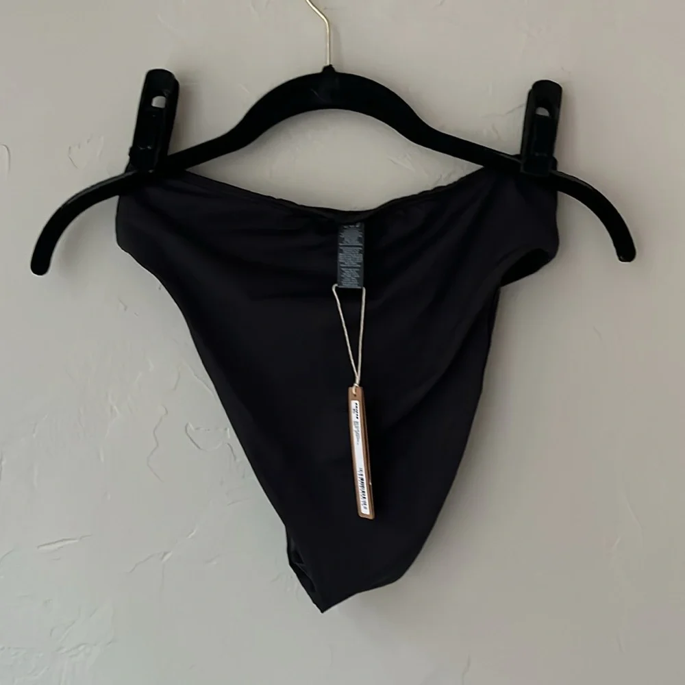 Black Women's High-Waist Bikini Set - Classic Scoop Top